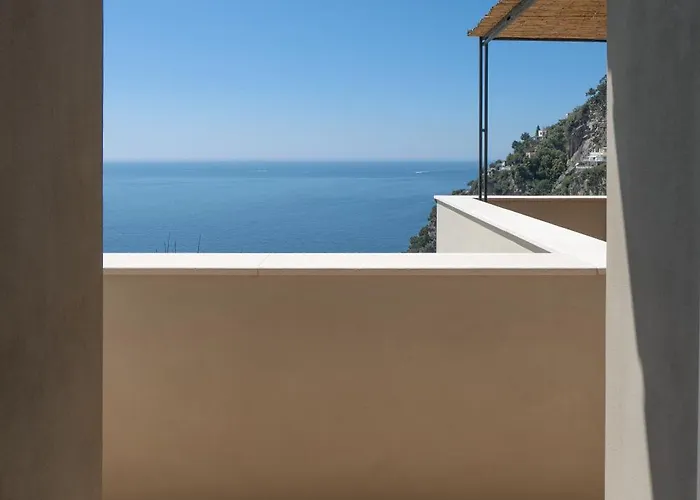 Villa Romito - Sea View, Location *