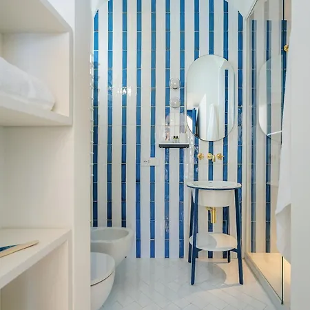 Romito - Sea View, Location * 波西塔諾