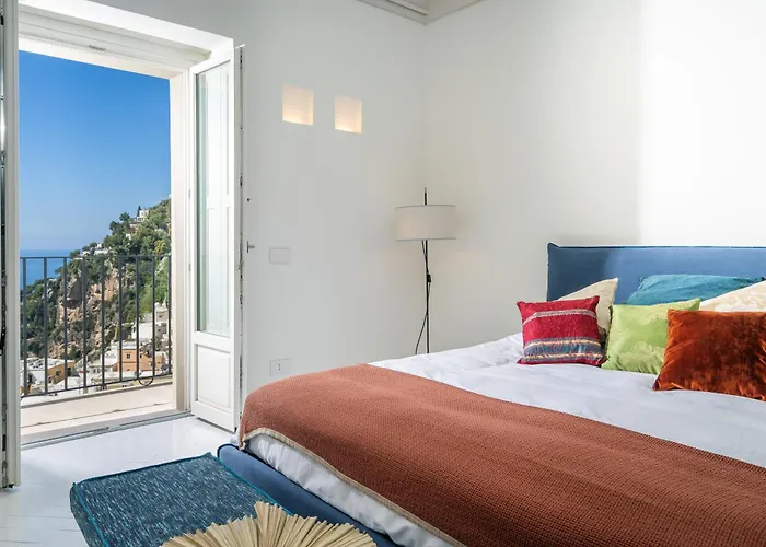 Villa Romito - Sea View, Location *